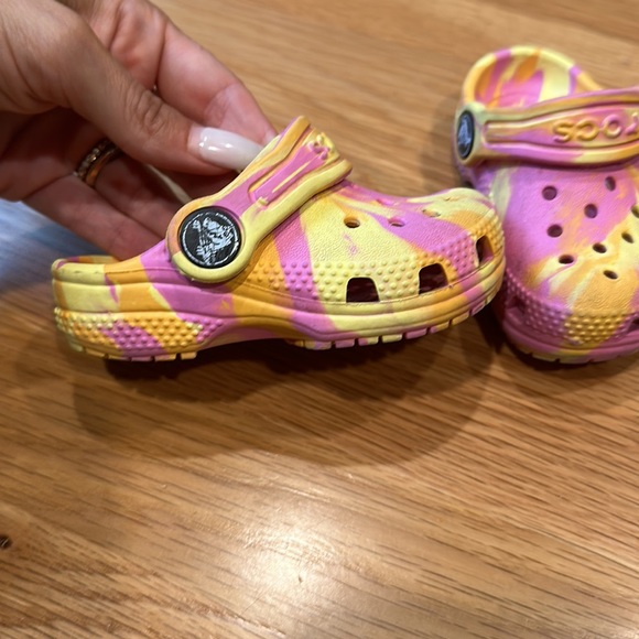 Cute pink and yellow toddler Crocs - Picture 2 of 3